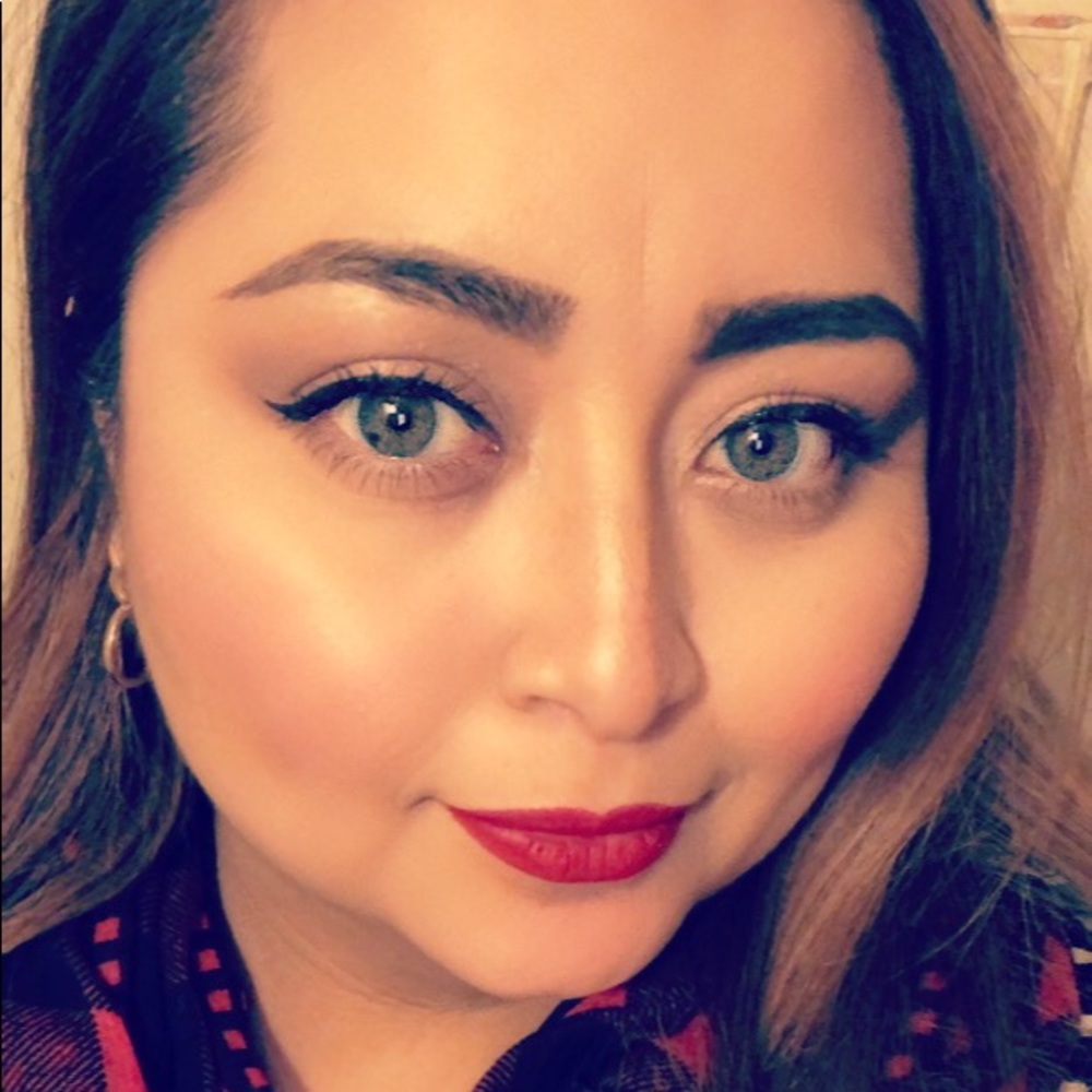 Meet your Posher, Kenia